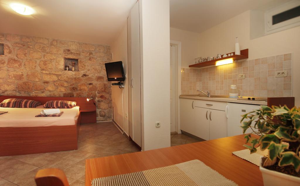 Apartments Caralipeo Makarska Room photo